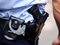 Mann prügelt mit Handschellen auf Polizisten ein 